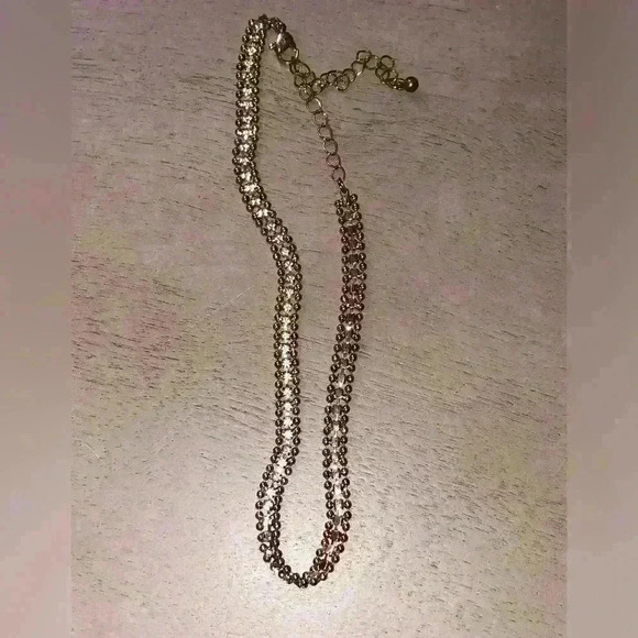 GOLD TONE SHINY CHOKER NECKLACE - Picture 4 of 4